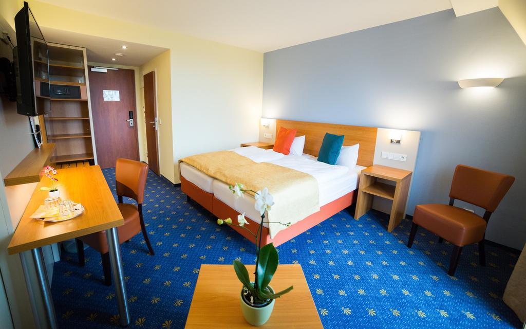 Berghotel Tambach מראה חיצוני תמונה